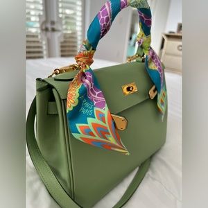 Hermes Kelly 28 Retourne in Vert Criquet